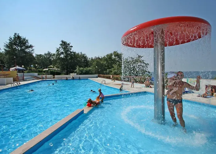 Caravans Bijela Uvala Camping