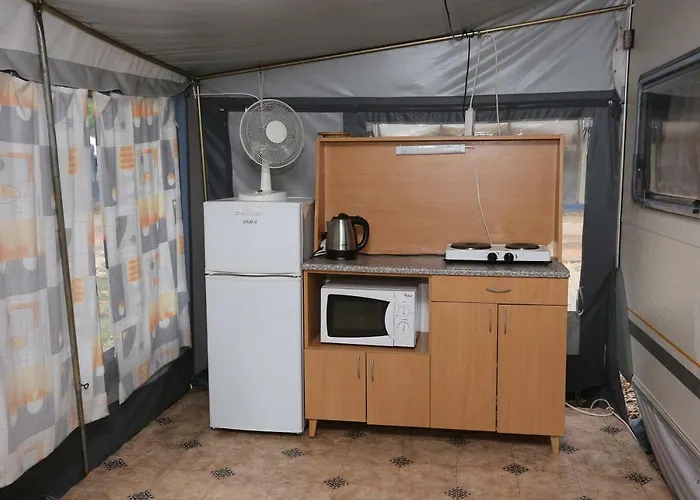 캠프장 Caravans Bijela Uvala *